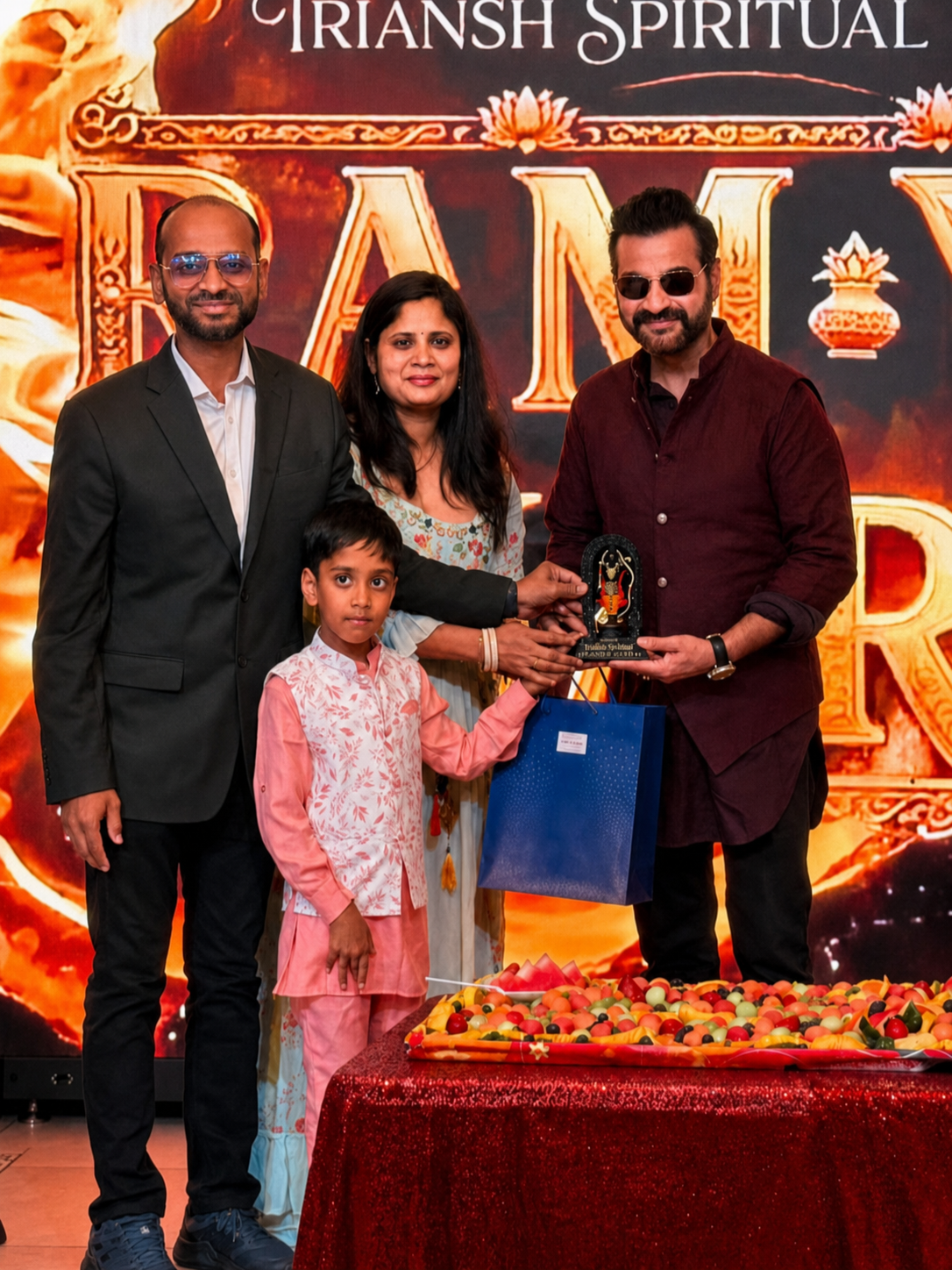 Presenting a handcrafted Ram Lalla idol to Bollywood actor Sanjay Kapoor at the Triansh Spiritual Awakening event, Bay Area